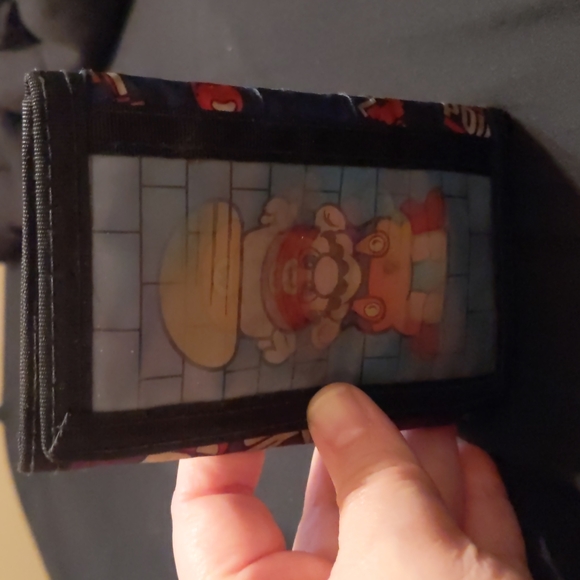 Nintendo, vintage 1990 Velcro trifold Mario wallet with hologram on front - Picture 3 of 7